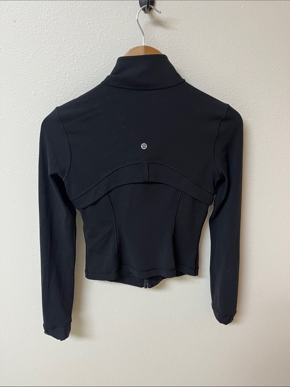 lululemon athletica Black Slim-Fit Jacket women’s size 6 - Picture 2 of 3